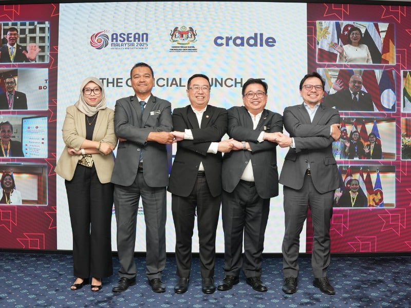 646165 Group Photo 1 1