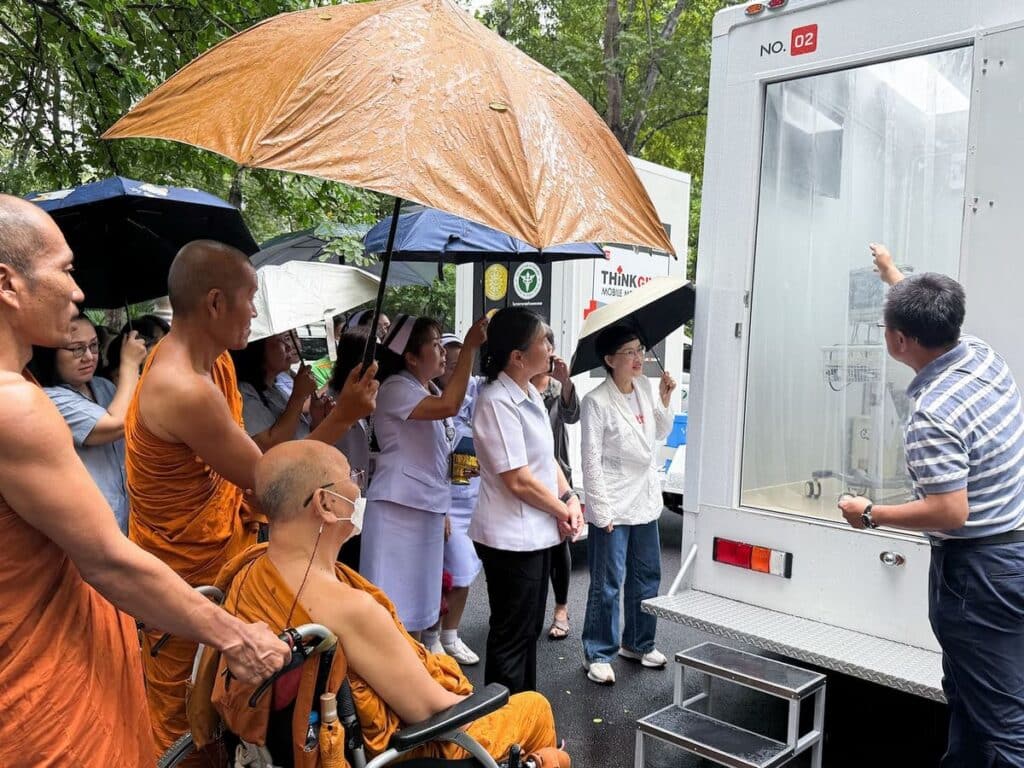 MAY PR 2025 08 25 170934 3 JobThai – THiNKNET ส่งมอบรถตรวจสุขภาพเคลื่อนที่ และตู้ชีวนิรภัยเสริมแกร่งโรงพยาบาลกำแพงเพชร ยกระดับการเข้าถึงบริการสุขภาพชุมชนห่างไกล