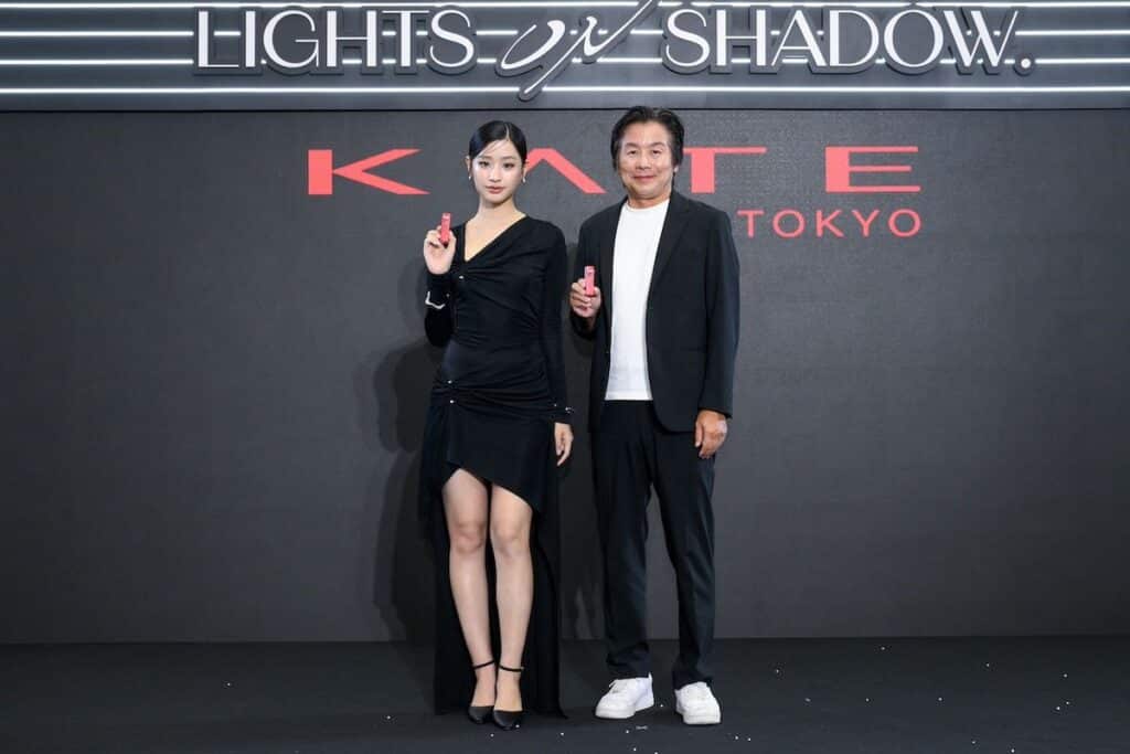 MAY PR 2025 09 06 162939 “KATE ร่วมกับ EVEANDBOY และ เดอะมอลล์ไลฟ์สโตร์ บางกะปิ จัดงาน‘LIGHTS ON SHADOW’ Eventนำทีม Brand Muse ‘ตู–ต้นตะวัน’ เผยสไตล์อันเป็นเอกลักษณ์Cool & Sharpพร้อมอินฟลูเอนเซอร์ชื่อดัง เก่ง–น้ำปิง, มาร์ค และจัมโม่ ตอกย้ำกลยุทธ์เจาะ Gen Z กับกิจกรรมเอ็กซ์คลูซีฟเพียบ!”