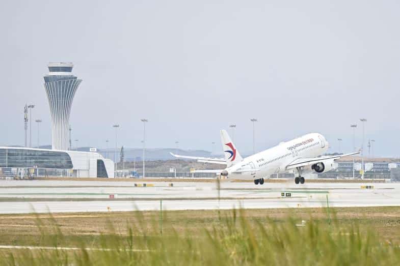 สนามบินกว่างโจว ไป๋อวิ๋น เปิดอาคารผู้โดยสาร 3 ประเดิมเที่ยวบินปฐมฤกษ์ด้วยเครื่องบิน C919 ฝีมือจีน 7 20251104 Baiyun Airport 1 สนามบินกว่างโจว ไป๋อวิ๋น เปิดอาคารผู้โดยสาร 3 ประเดิมเที่ยวบินปฐมฤกษ์ด้วยเครื่องบิน C919 ฝีมือจีน