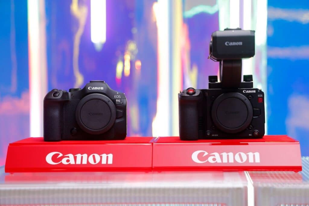 แคนนอน เดินเกมรุกตลาดกล้องไฮบริดและกล้องภาพยนตร์เต็มสูบ เปิดตัวผลิตภัณฑ์ใหม่เสริมทัพ EOS R system “EOS R6 Mark III” และ Cinema EOS system “EOS C50” ยกระดับเวิร์กโฟลว์สายครีเอเตอร์ ด้วยศักยภาพเหนือชั้น 6 MAY PR 2025 11 14 132029 แคนนอน เดินเกมรุกตลาดกล้องไฮบริดและกล้องภาพยนตร์เต็มสูบ เปิดตัวผลิตภัณฑ์ใหม่เสริมทัพ EOS R system “EOS R6 Mark III” และ Cinema EOS system “EOS C50” ยกระดับเวิร์กโฟลว์สายครีเอเตอร์ ด้วยศักยภาพเหนือชั้น