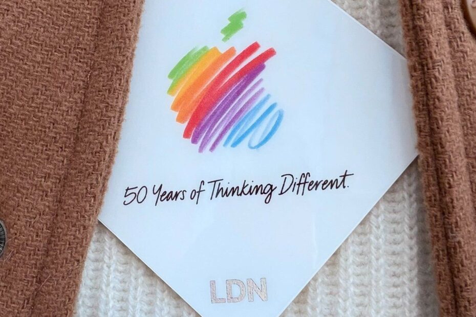 ครบรอบ 50 ปี Apple