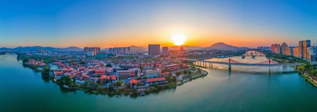 01 THA 2026 Fujian Provincial Conference on the Development of Cultural and Tourism Economy มณฑลฝูเจี้ยนจัดประชุมพัฒนาเศรษฐกิจวัฒนธรรมและการท่องเที่ยวปี 2569 ณ เมืองจางโจว มุ่งบูรณาการความร่วมมือและส่งเสริมการลงทุนในอุตสาหกรรม