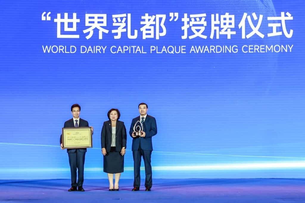Yili Group เดินหน้านวัตกรรมและความร่วมมือ สร้างระบบนิเวศอุตสาหกรรมนมโลกอย่างยั่งยืน ในการประชุมนมโลก ประจำปี 2569 2 MAY PR 2026 08 04 190538 Yili Group เดินหน้านวัตกรรมและความร่วมมือ สร้างระบบนิเวศอุตสาหกรรมนมโลกอย่างยั่งยืน ในการประชุมนมโลก ประจำปี 2569