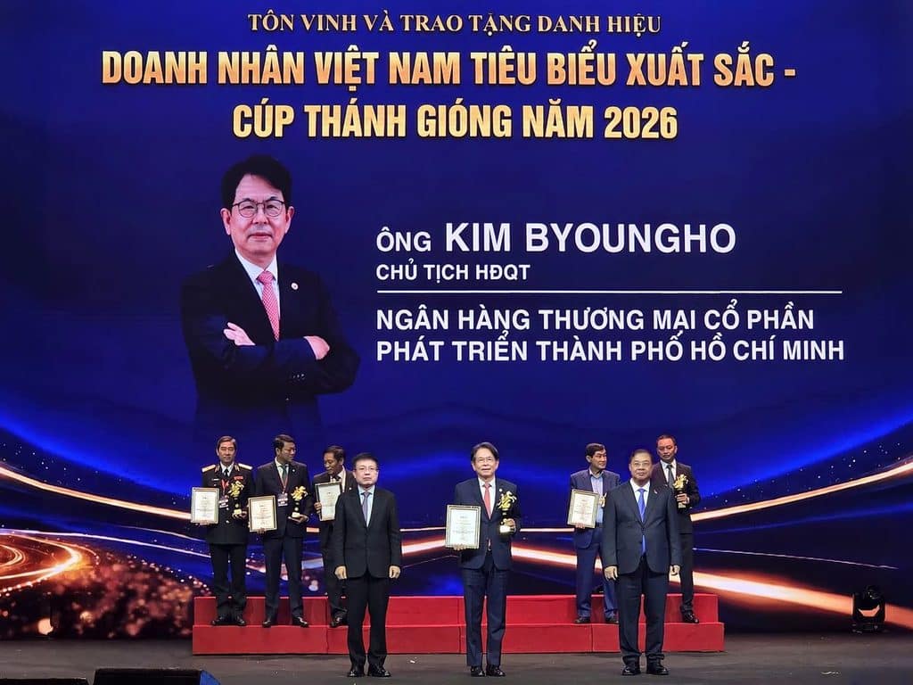HDBank chairman honoured among Viet Nam’s outstanding entrepreneurs 14 HDBank chairman honoured among Viet Nam’s outstanding entrepreneurs 14
